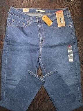 Levi's 721 High-Rise Dark Blue Skinny Jeans 33x30